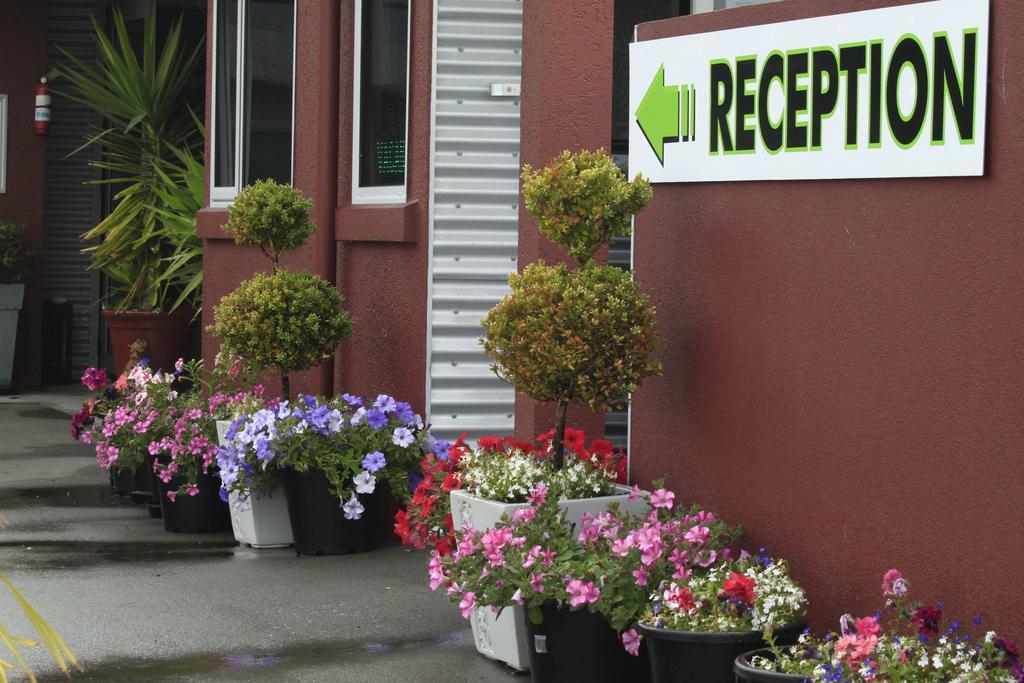 Phoenix Motels Temuka Екстериор снимка